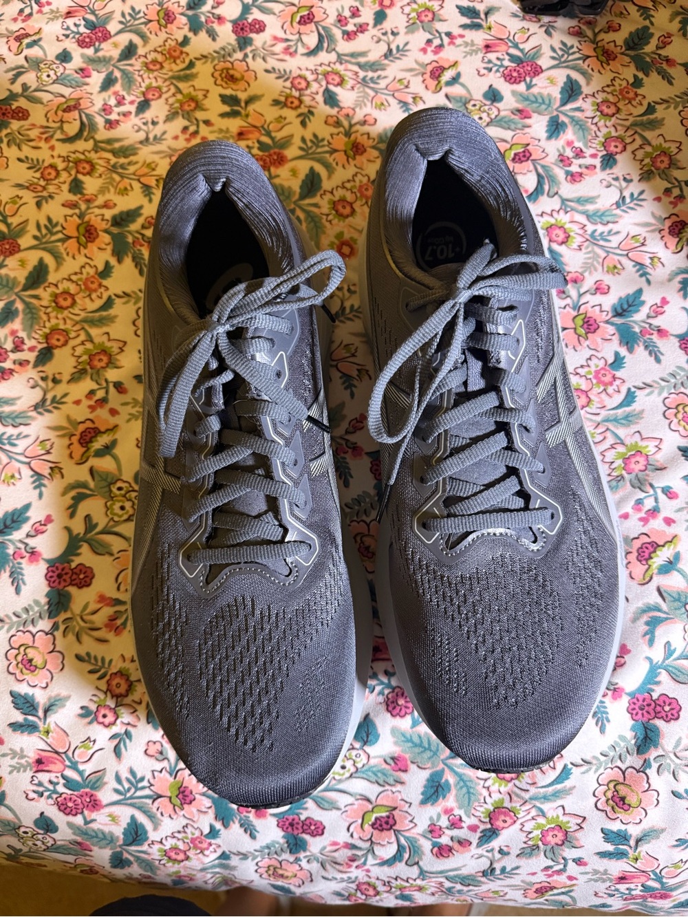 Asics Men's Gray Low-Profile Running Sneakers